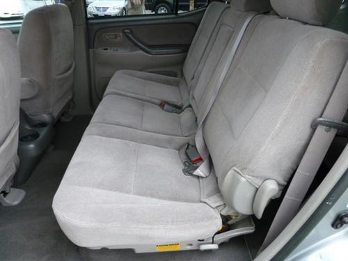 Toyota Sequoia 2001 photo 2