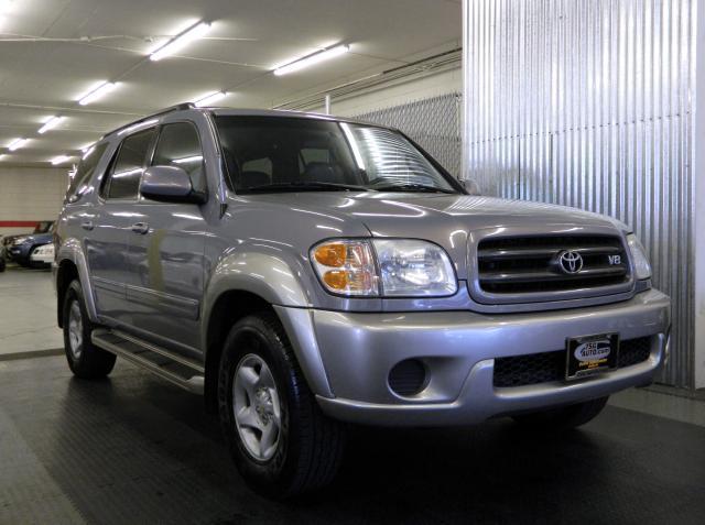 Toyota Sequoia 2001 photo 2