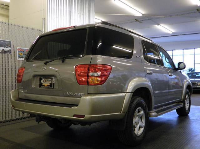 Toyota Sequoia 2001 photo 3