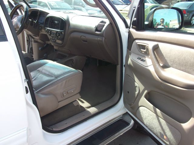 Toyota Sequoia 2001 photo 5