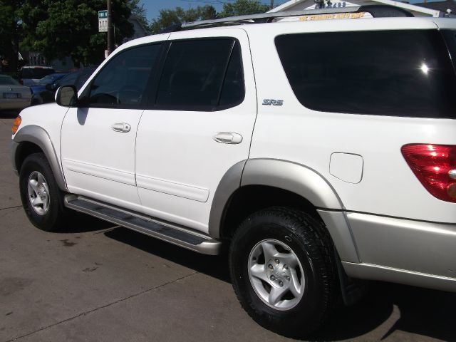 Toyota Sequoia 2001 photo 6