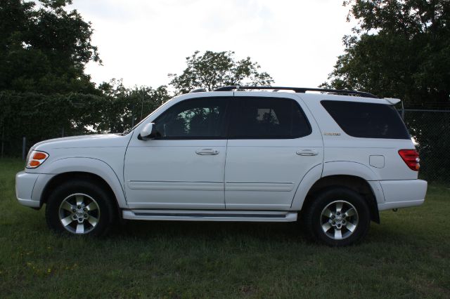 Toyota Sequoia 2001 photo 2