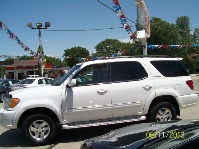 Toyota Sequoia 2001 photo 1