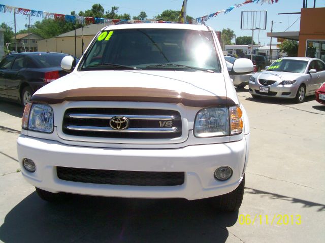 Toyota Sequoia 2001 photo 3