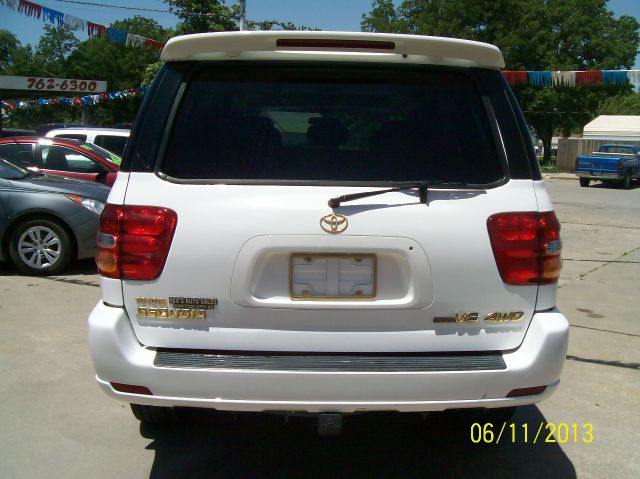 Toyota Sequoia 2001 photo 4