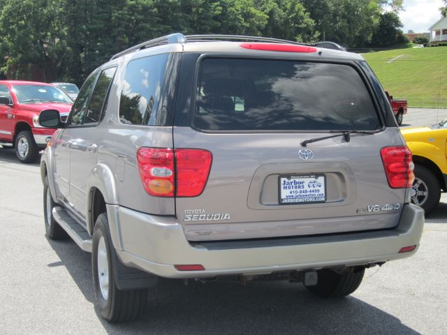 Toyota Sequoia 2001 photo 1