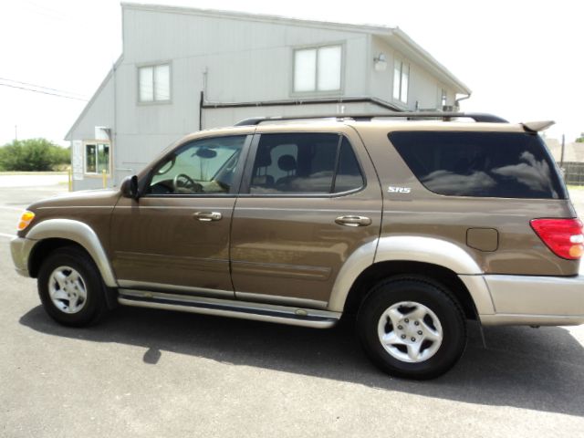 Toyota Sequoia 2001 photo 2