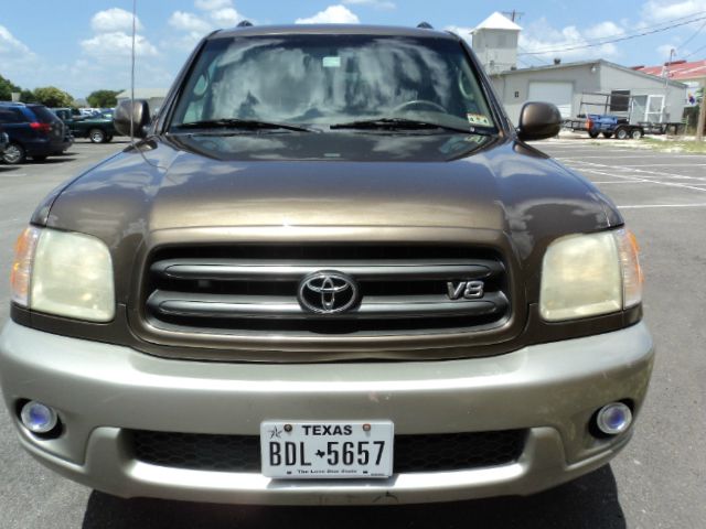 Toyota Sequoia 2001 photo 4