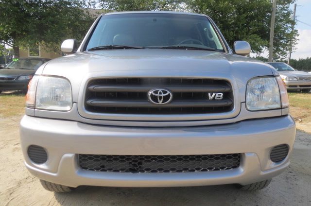 Toyota Sequoia 2001 photo 2