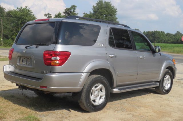 Toyota Sequoia 2001 photo 3