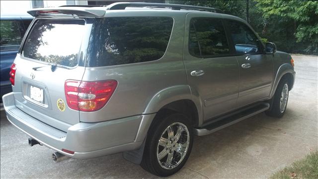 Toyota Sequoia 2001 photo 2