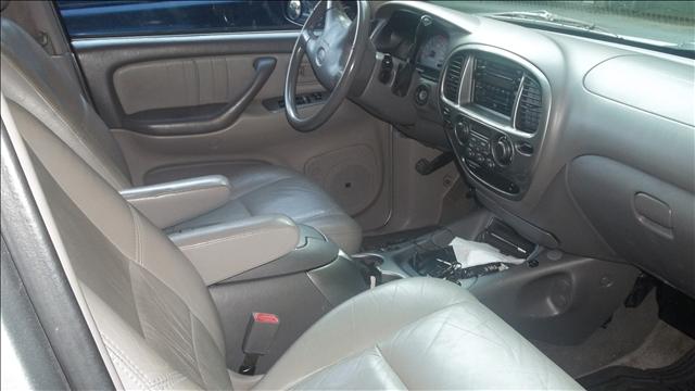 Toyota Sequoia 2001 photo 3