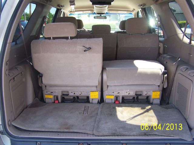 Toyota Sequoia 2001 photo 1