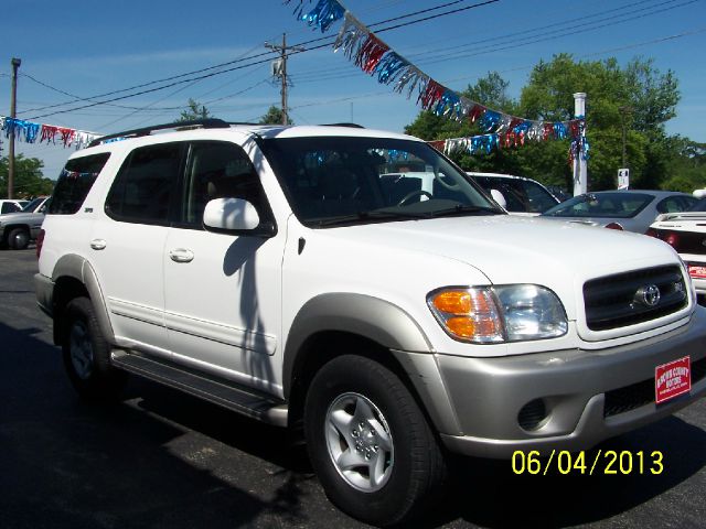 Toyota Sequoia 2001 photo 2