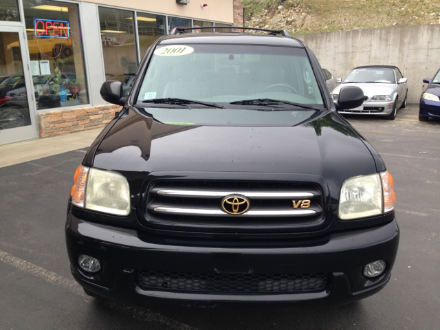 Toyota Sequoia 2001 photo 1