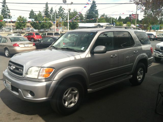 Toyota Sequoia 2001 photo 1