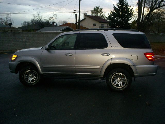 Toyota Sequoia 2001 photo 1