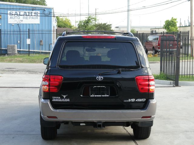 Toyota Sequoia 2001 photo 1