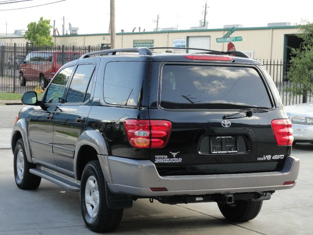 Toyota Sequoia 2001 photo 10