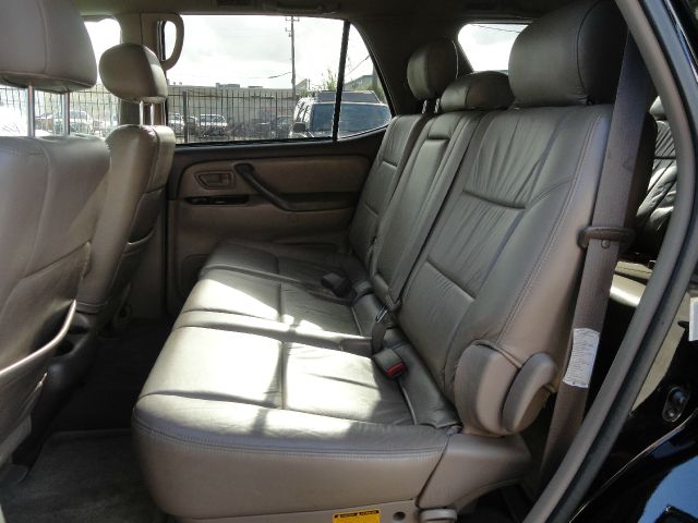 Toyota Sequoia 2001 photo 13