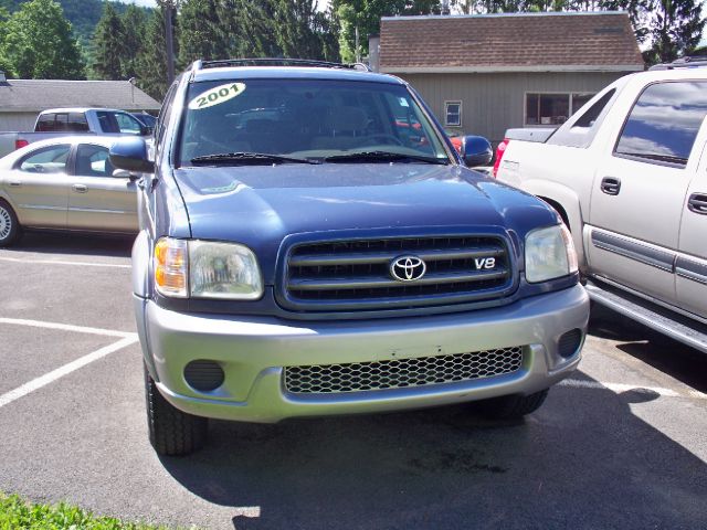 Toyota Sequoia 2001 photo 2