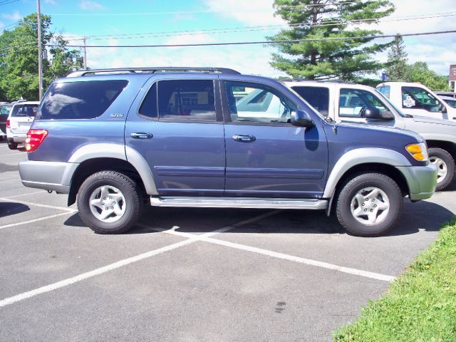 Toyota Sequoia 2001 photo 4