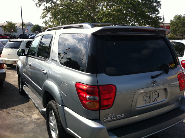 Toyota Sequoia 2001 photo 3