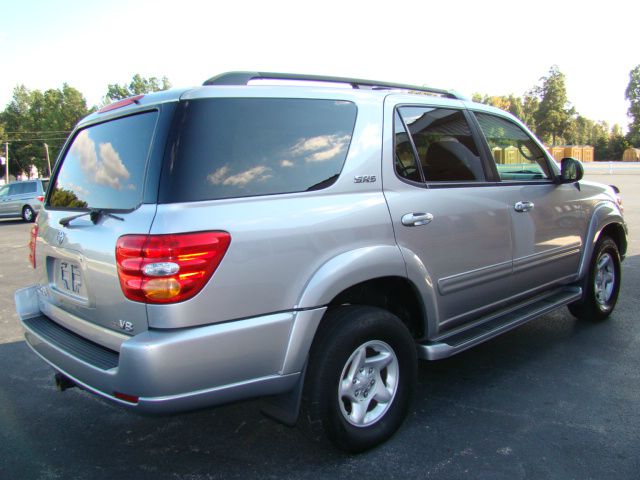 Toyota Sequoia 2001 photo 4