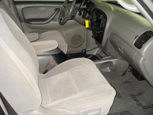 Toyota Sequoia 2001 photo 3