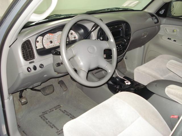 Toyota Sequoia 2001 photo 5