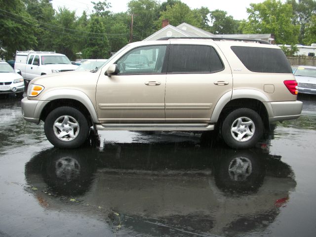 Toyota Sequoia 2001 photo 1