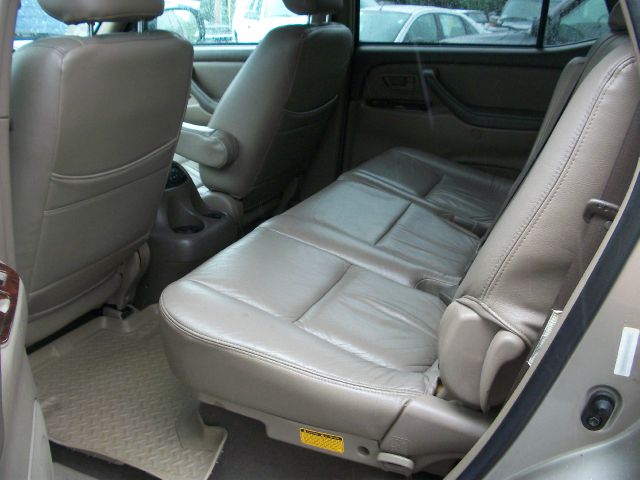 Toyota Sequoia 2001 photo 4