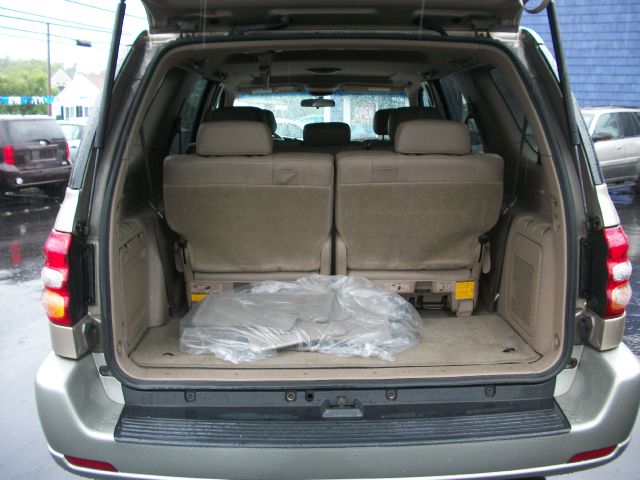 Toyota Sequoia 2001 photo 7