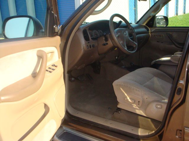 Toyota Sequoia 2001 photo 3