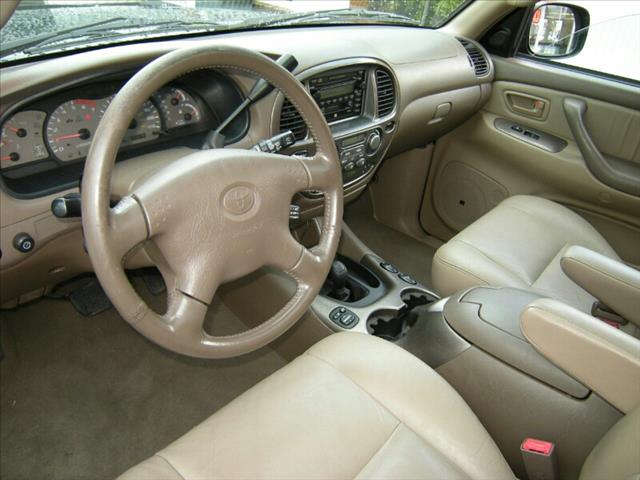 Toyota Sequoia 2002 photo 3