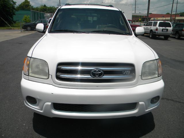 Toyota Sequoia 2002 photo 1