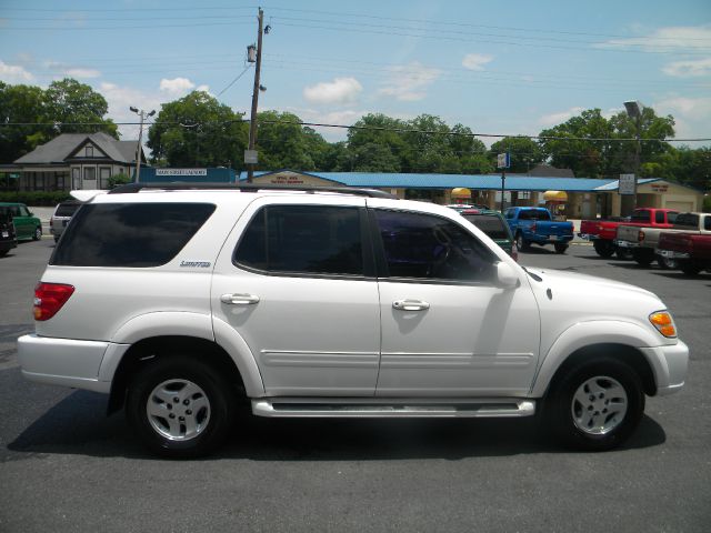 Toyota Sequoia 2002 photo 3