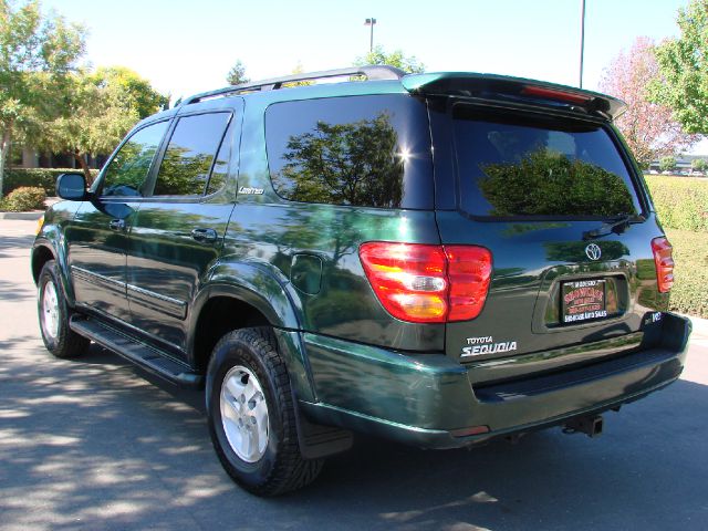 Toyota Sequoia 2002 photo 17