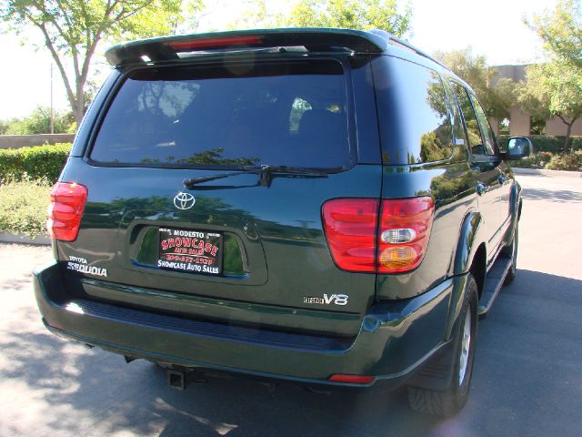 Toyota Sequoia 2002 photo 19