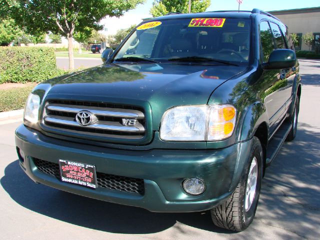 Toyota Sequoia 2002 photo 2