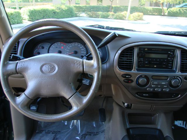 Toyota Sequoia 2002 photo 8