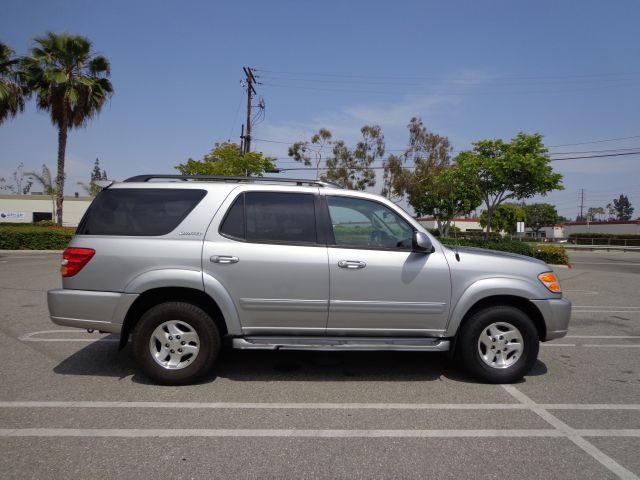 Toyota Sequoia 2002 photo 10