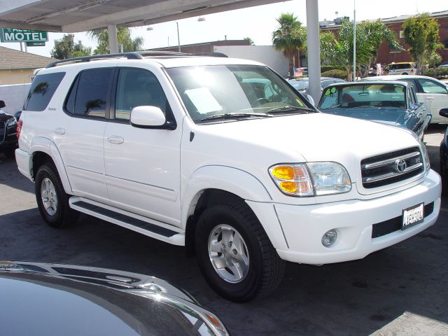 Toyota Sequoia 2002 photo 3