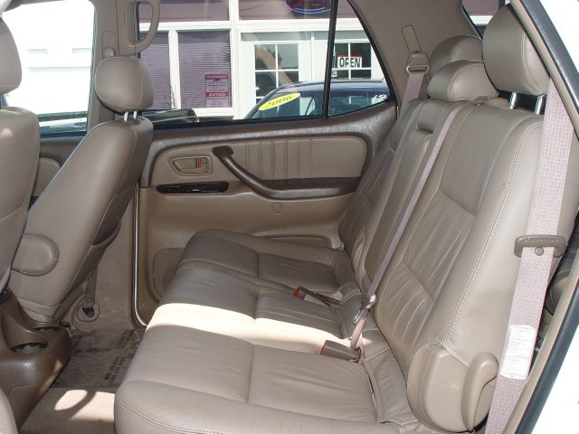 Toyota Sequoia 2002 photo 8