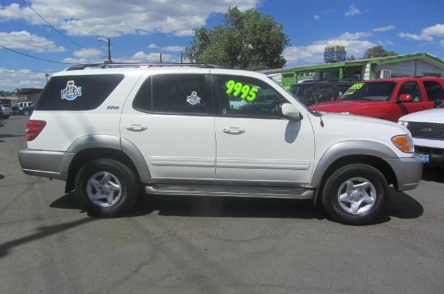 Toyota Sequoia 2002 photo 3