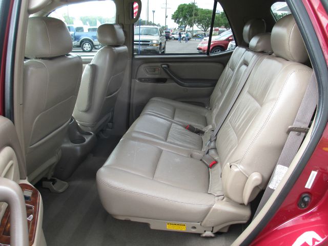 Toyota Sequoia 2002 photo 12