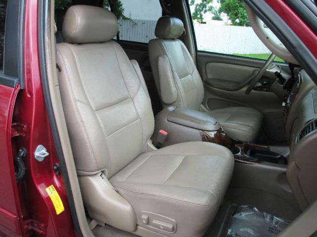 Toyota Sequoia 2002 photo 14