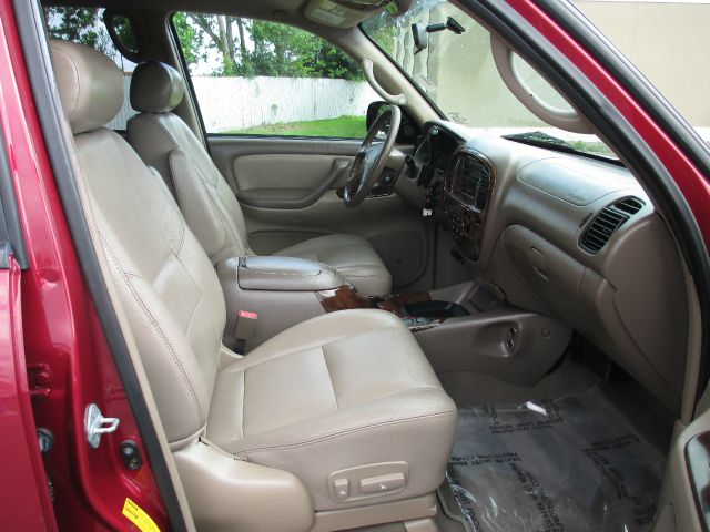 Toyota Sequoia 2002 photo 17