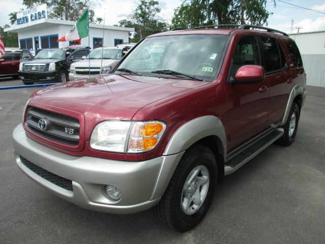 Toyota Sequoia 2002 photo 2