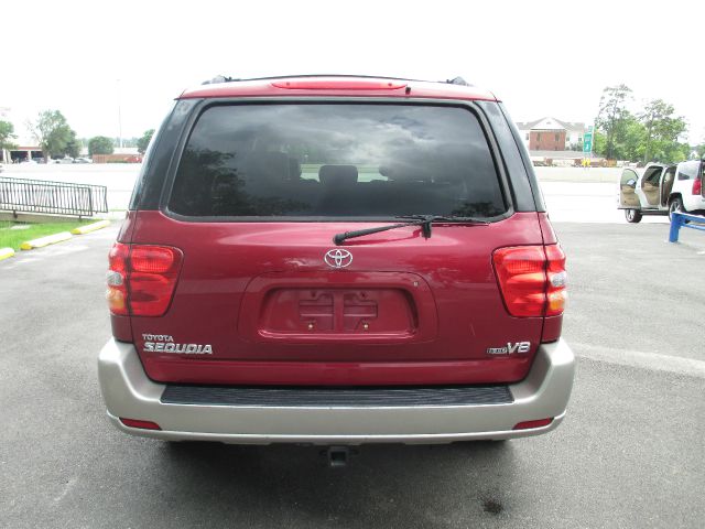 Toyota Sequoia 2002 photo 9